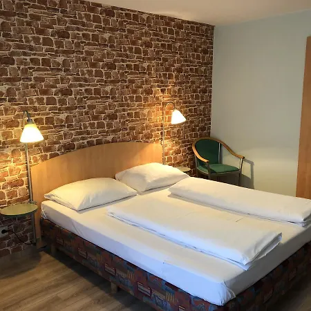 Hegaustern Vendégház *